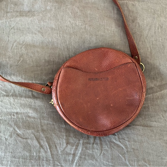 Circle Crossbody Bag - Picture 2 of 6